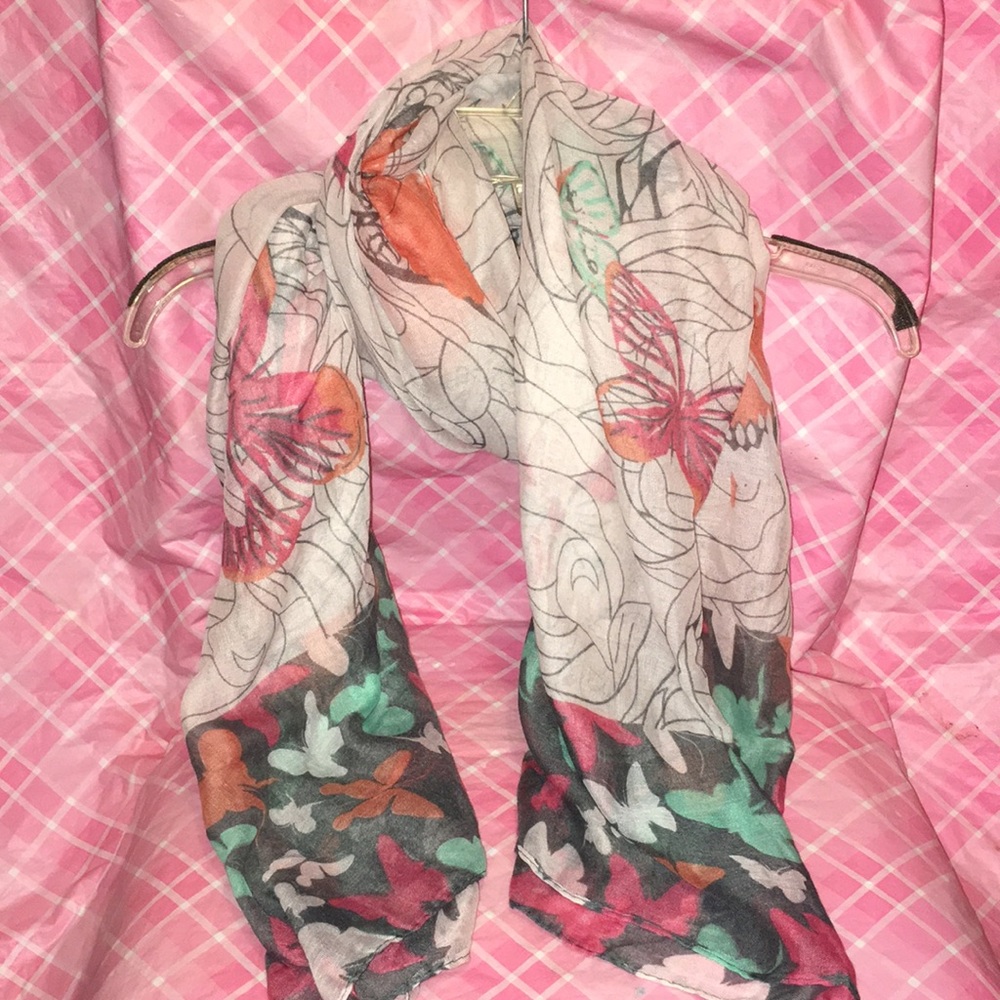 🎈SALE🎈🧣SCARF #25 “BUTTERFLY WITH BORDERS”🧣